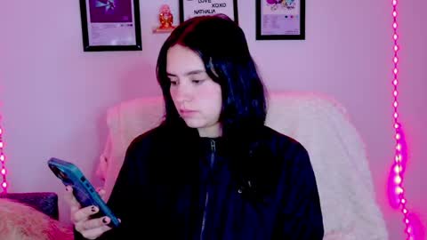 Emily Lindey online show from August 16, 5:33 am