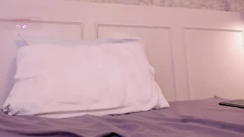 emily_luve online show from August 4, 1:19 pm
