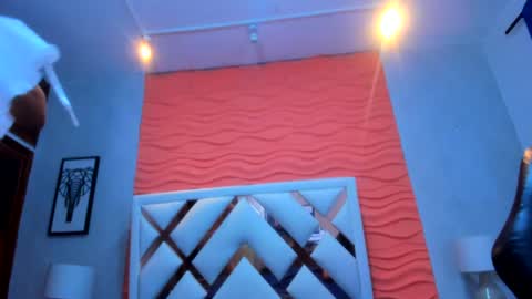 emily_manzur online show from August 4, 12:07 am