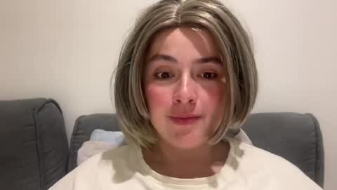 emily_morning_dew online show from August 4, 8:06 pm