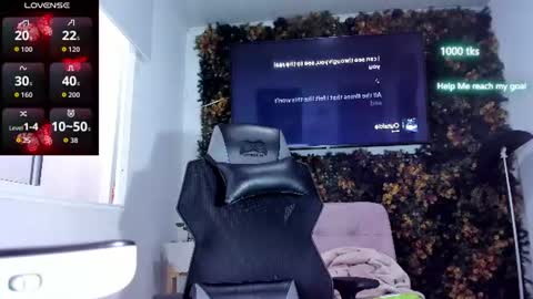 emily_palmeer online show from July 20, 11:57 am
