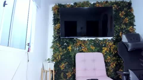 emily_palmeer online show from August 10, 12:06 pm