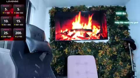 emily_palmeer online show from August 13, 10:29 am