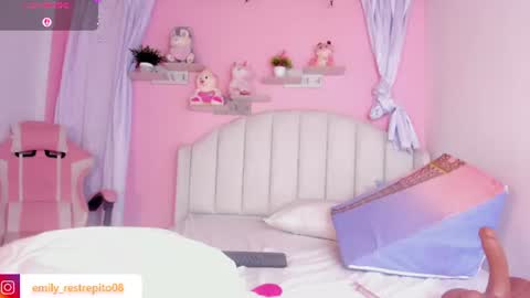 Emily online show from August 6, 8:13 am