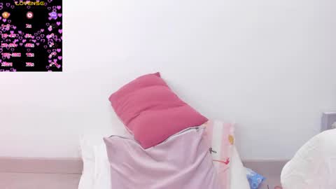 emily_rivas_ online show from August 5, 8:56 am