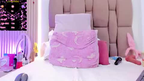 emily_rivas_ online show from August 10, 10:05 am