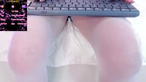 emily_rivas_ online show from August 10, 1:23 pm