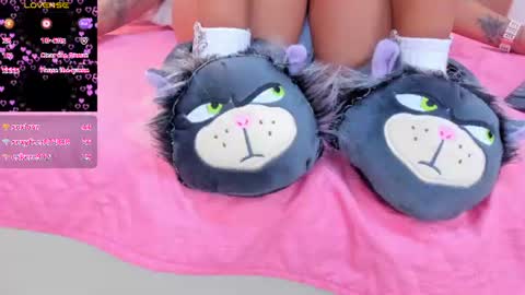 emily_rivas_ online show from August 12, 9:00 am