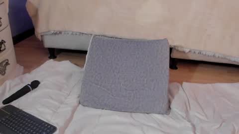 Emily online show from August 11, 5:31 am