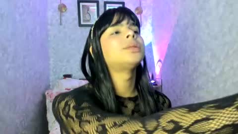 emily_rosue_ online show from August 1, 3:34 am