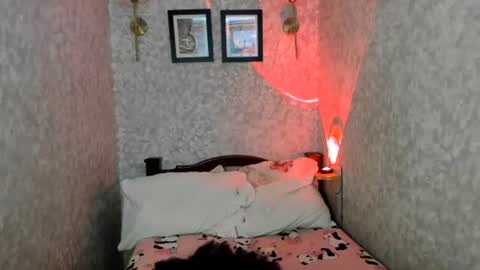 emily_rosue_ online show from August 9, 6:25 am