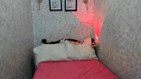 emily_rosue_ online show from August 13, 10:51 am