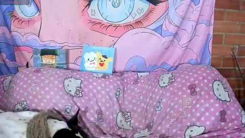 emily_salvatore online show from May 15, 8:09 pm