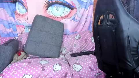 emily_salvatore online show from May 15, 9:15 pm
