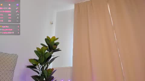 Emilyy online show from July 25, 7:23 am