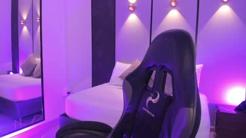 emily_tolson online show from July 17, 9:26 pm