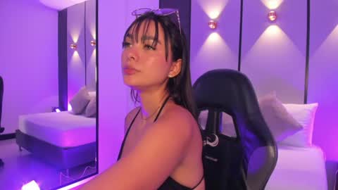 emily_tolson online show from July 17, 10:32 pm