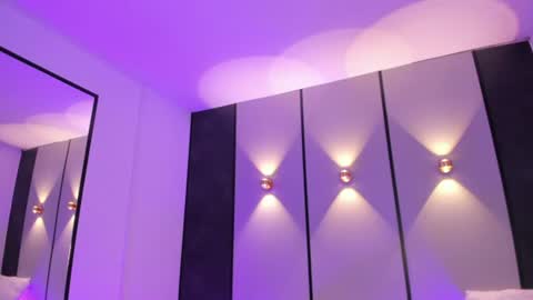emily_tolson online show from July 18, 12:44 am
