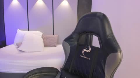 emily_tolson online show from August 11, 11:29 pm