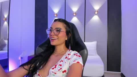 emily_tolson online show from August 13, 12:46 am