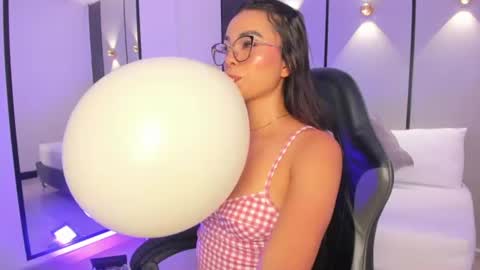emily_tolson online show from August 13, 8:56 pm