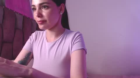 emily_w2 online show from June 24, 5:53 am