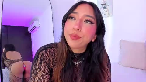 emily_walker4 online show from August 2, 6:42 am