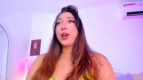 emily_walker4 online show from August 4, 2:08 am
