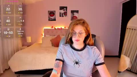 emily_warren__ online show from September 3, 8:12 pm
