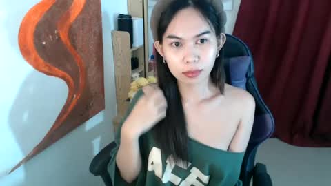 emily_xo143 online show from June 27, 1:47 pm