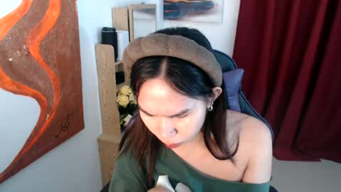 emily_xo143 online show from June 28, 11:13 am