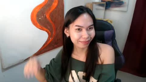 emily_xo143 online show from July 6, 11:35 am