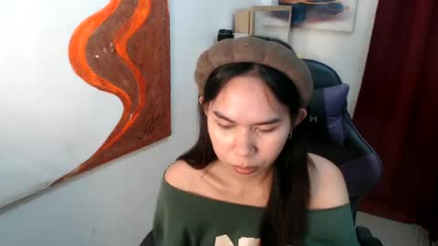 emily_xo143 online show from July 7, 8:18 am