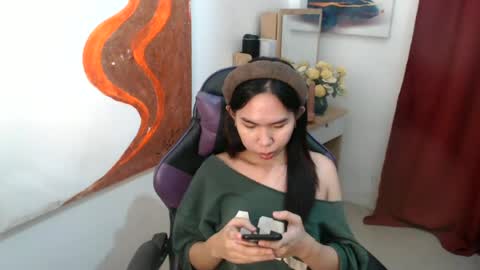 emily_xo143 online show from July 9, 9:03 am