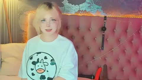 Baby Emelli online show from August 5, 9:07 am