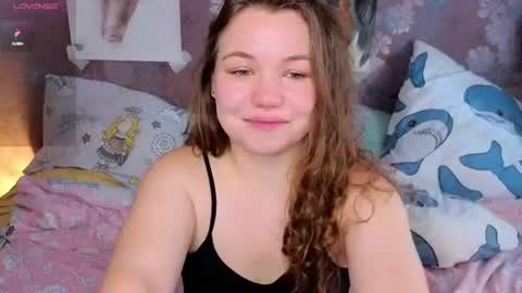 artist Emily online show from July 22, 6:49 am