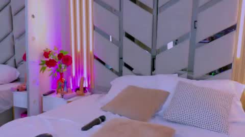 Emily online show from August 14, 3:32 am