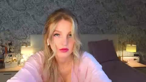 emilydancee online show from July 3, 4:47 am