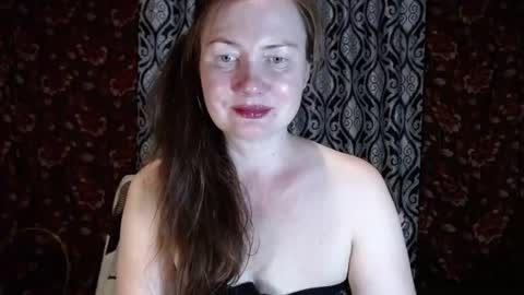 EmilyDoth online show from July 12, 5:30 pm