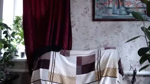 EmilyDoth online show from July 14, 5:01 am