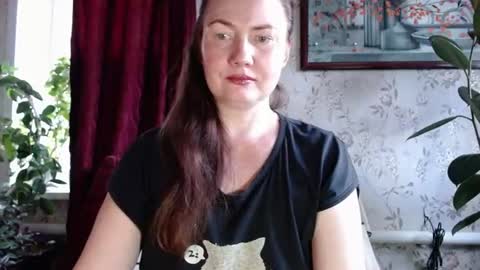 EmilyDoth online show from July 18, 7:09 am