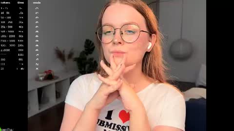 Emily online show from August 3, 5:53 pm