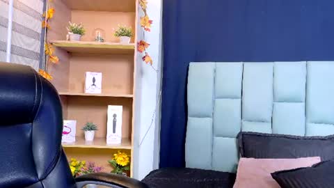 Emily online show from July 30, 11:11 pm