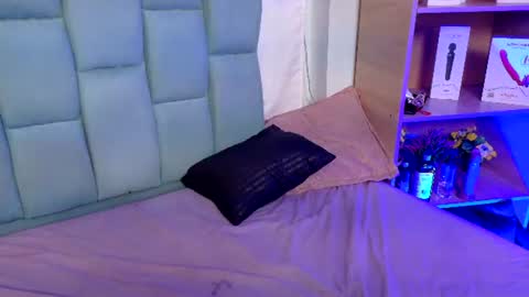 Emily online show from August 6, 4:00 am