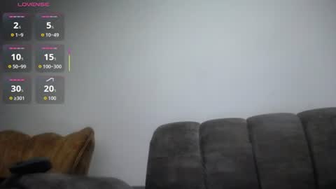 Emilyhines online show from August 3, 10:50 pm