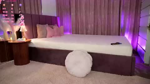 Emily  online show from August 11, 6:54 pm