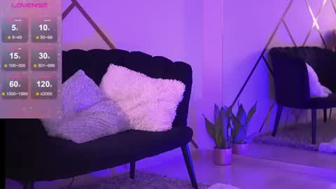 Emily online show from August 3, 3:08 pm