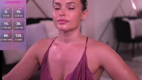 Emily online show from August 4, 11:07 am