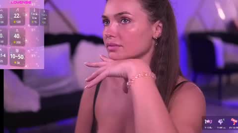 Emily online show from August 8, 1:44 pm