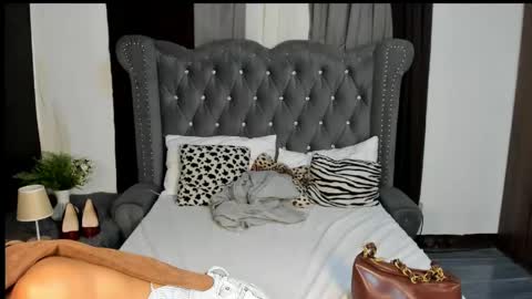 emilyluna07 online show from May 24, 10:51 am